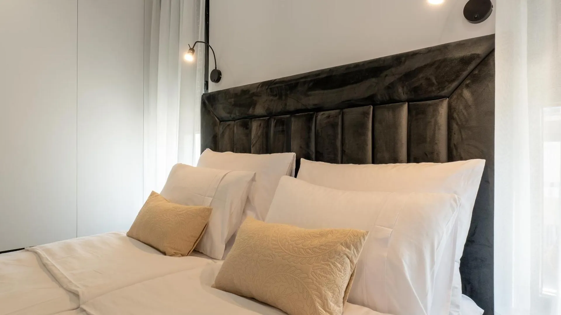 Villa Excellente Mandre 0*,  Croatia